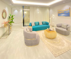 Spacious new 2 bedroom Apt-in amazing location B9